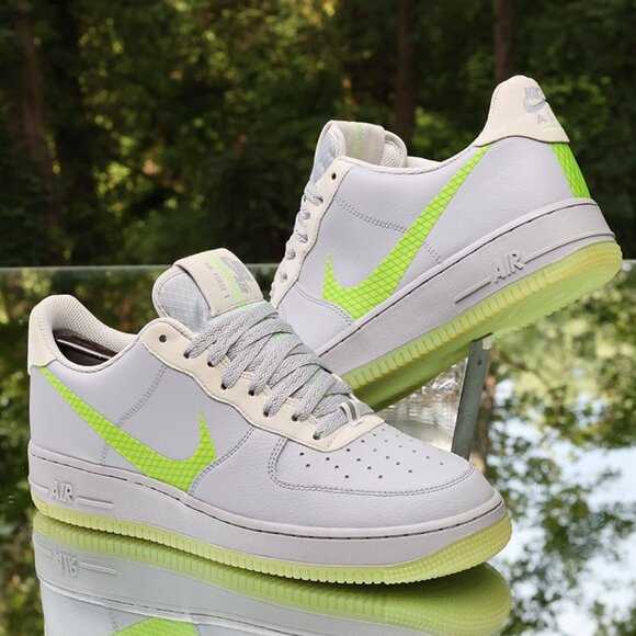 Nike Air Force 1 Low Volt Swoosh Men’s Size 10 - Picture 3 of 13